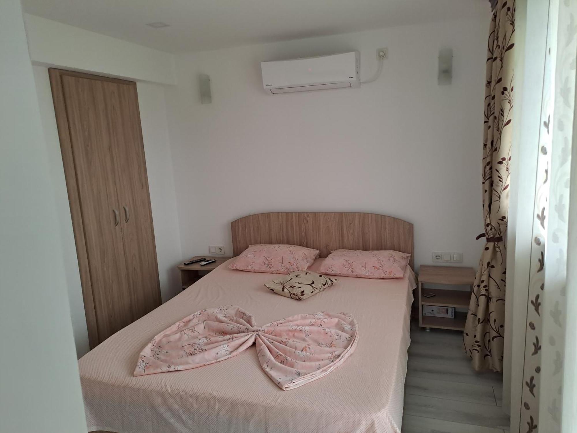 Casa Elena Hotel Două Mai Стая снимка